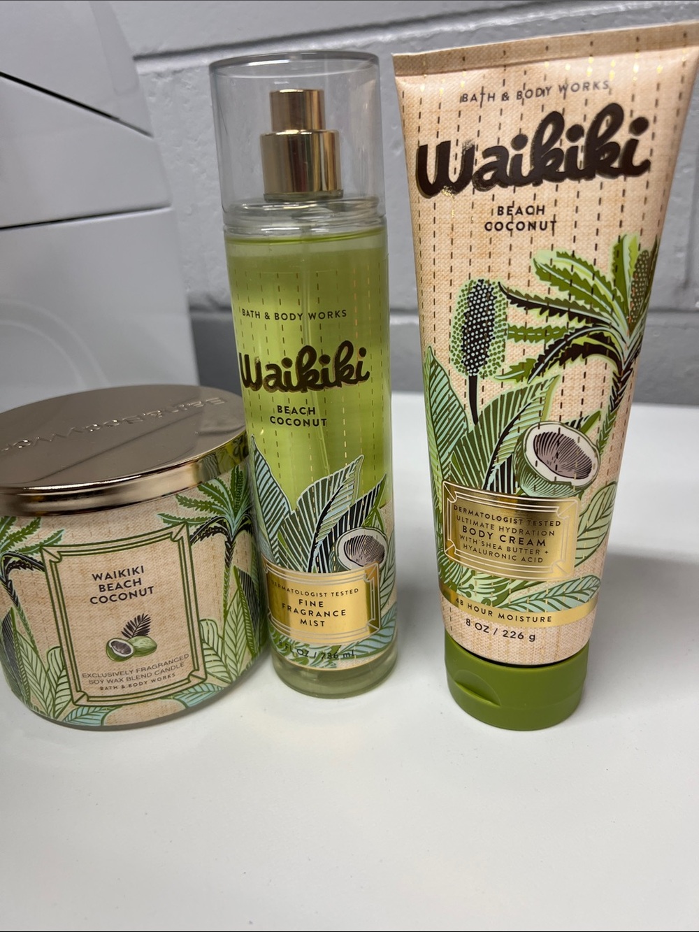 Bath & Body Works Waikiki Beach Coconut Set - Green & Gold Accents